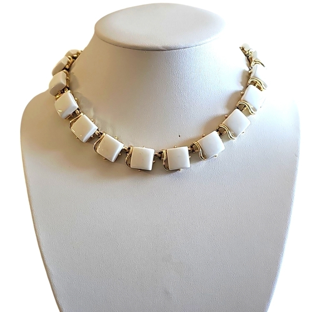 Vintage Coro White Moonglow Thermoset Choker Necklace, Retro Mod Jewelry